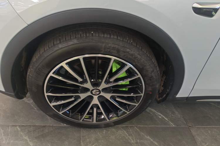 Used Leapmotor C11 2026 All-Electric 640 LiDAR Prestige Edition Left Front Wheel Hub