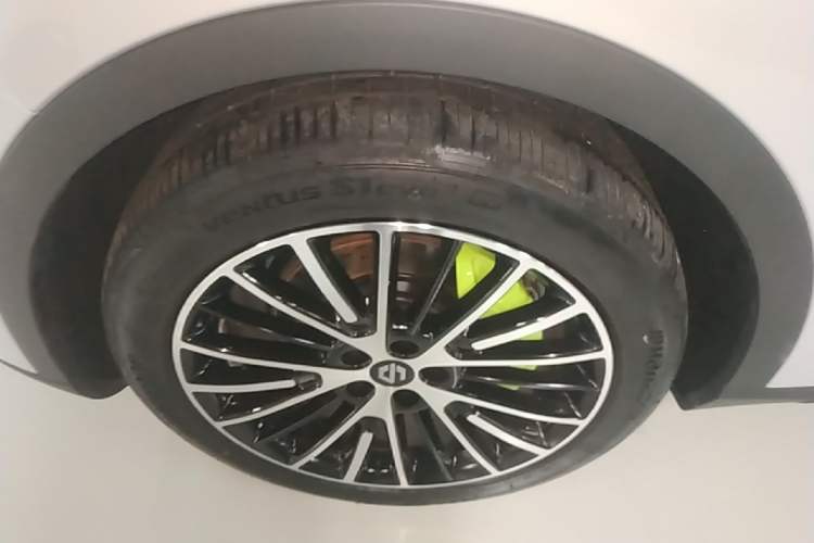 Used Leapmotor C11 2026 All-Electric 640 LiDAR Prestige Edition Left Front Wheel Hub
