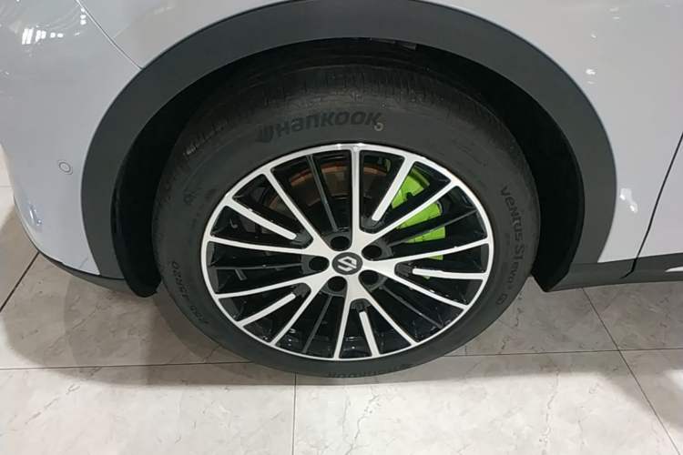 Used Leapmotor C11 2026 All-Electric 640 LiDAR Prestige Edition Left Front Wheel Hub