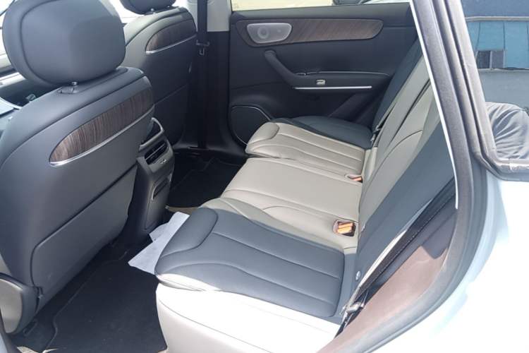 Used Leapmotor C11 2026 Range-Extended 300 LiDAR Prestige Edition Left Rear Seat