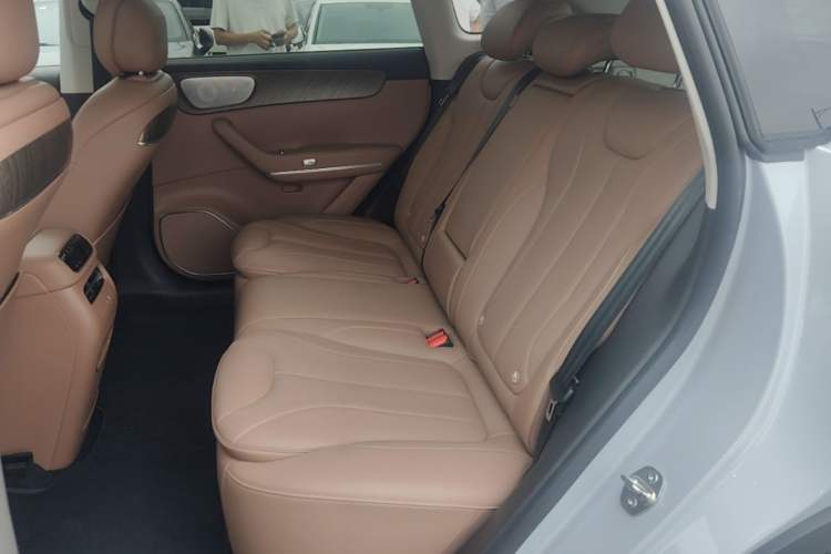 Used Leapmotor C11 2026 All-Electric 640 LiDAR Prestige Edition Left Rear Seat