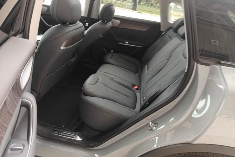 Used Leapmotor C11 2026 All-Electric 640 LiDAR Prestige Edition Left Rear Seat