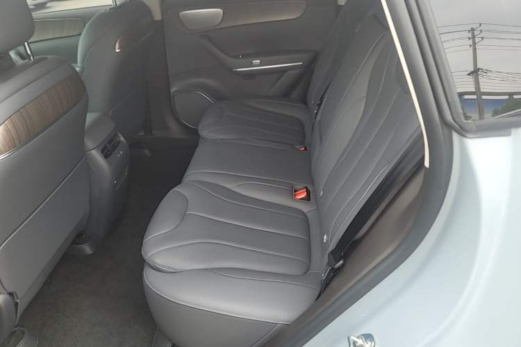 Used Leapmotor C11 2026 All-Electric 640 LiDAR Edition Left Rear Seat