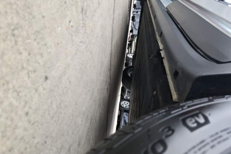 Used Leapmotor C11 2026 All-Electric 640 LiDAR Prestige Edition Left Side Sill