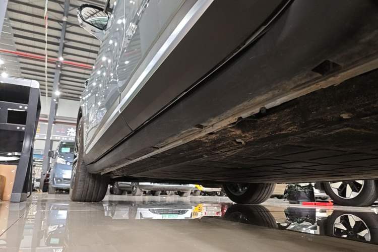 Used Leapmotor C11 2026 All-Electric 640 LiDAR Prestige Edition Left Side Sill