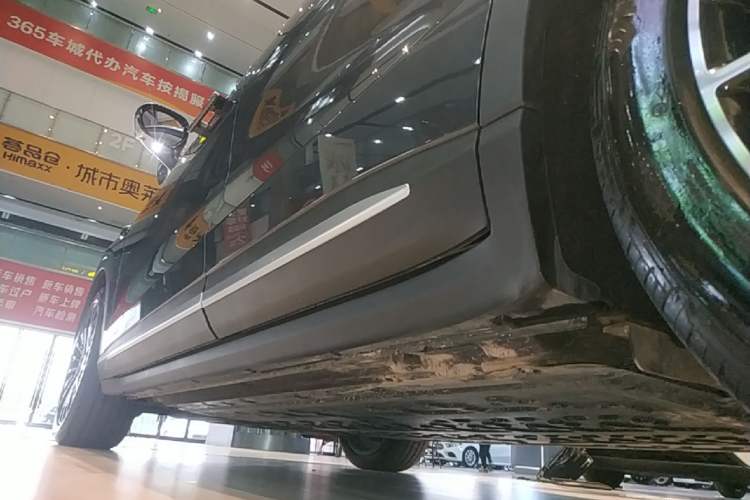 Used Leapmotor C11 2026 All-Electric 640 LiDAR Prestige Edition Left Side Sill