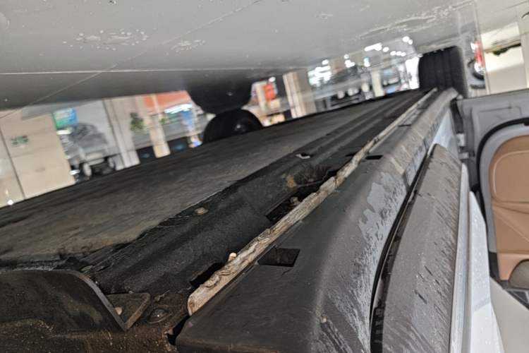 Used Leapmotor C11 2026 All-Electric 640 LiDAR Prestige Edition Left Side Sill