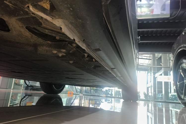 Used Leapmotor C11 2026 All-Electric 640 LiDAR Prestige Edition Left Side Sill