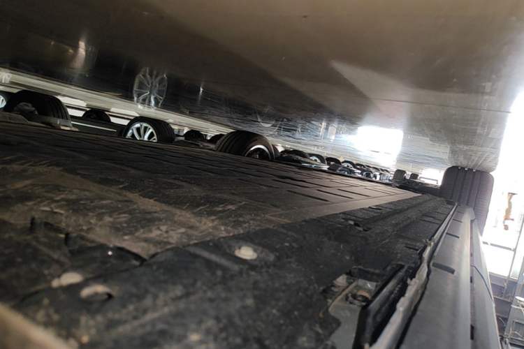 Used Leapmotor C11 2026 All-Electric 640 LiDAR Prestige Edition Left Side Sill