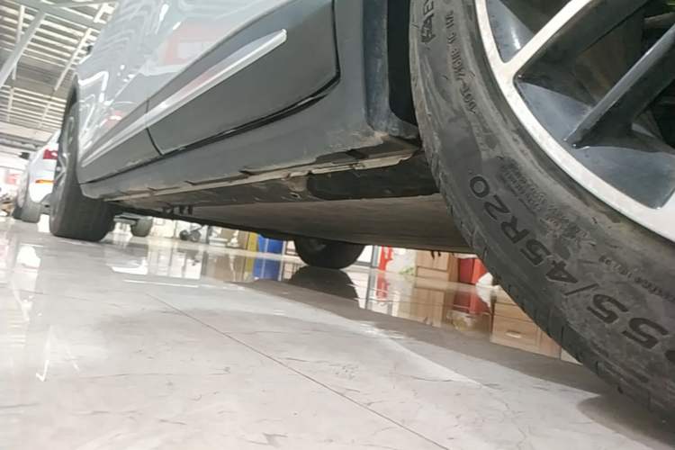 Used Leapmotor C11 2026 All-Electric 640 LiDAR Prestige Edition Left Side Sill