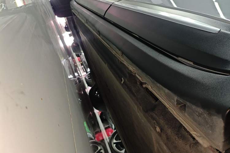 Used Leapmotor C11 2026 All-Electric 640 LiDAR Prestige Edition Left Side Sill