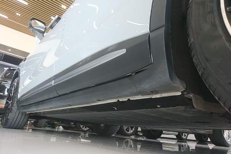 Used Leapmotor C11 2026 All-Electric 640 LiDAR Prestige Edition Left Side Sill