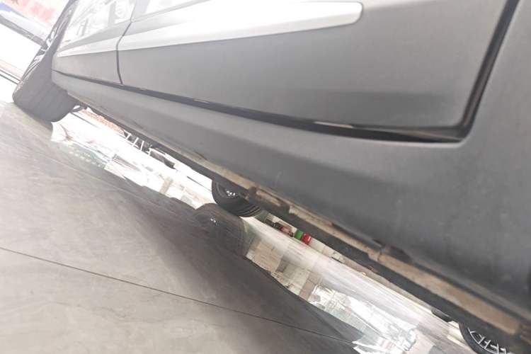 Used Leapmotor C11 2026 All-Electric 640 LiDAR Prestige Edition Left Side Sill