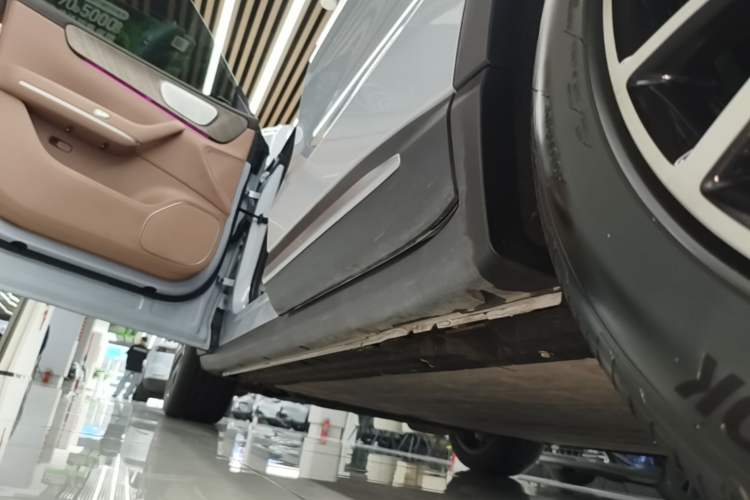 Used Leapmotor C11 2026 All-Electric 640 LiDAR Prestige Edition Left Side Sill