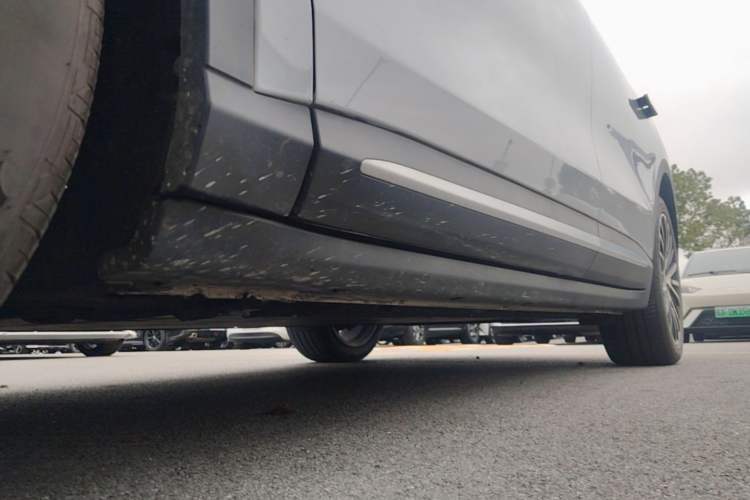Used Leapmotor C11 2026 All-Electric 640 LiDAR Prestige Edition Left Side Sill