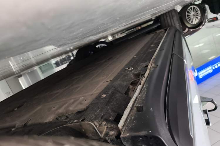 Used Leapmotor C11 2026 All-Electric 640 LiDAR Prestige Edition Left Side Sill