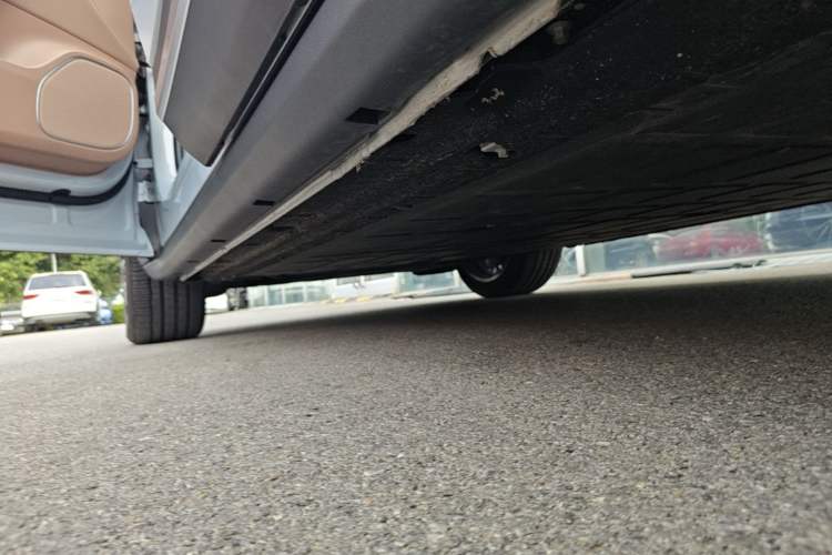 Used Leapmotor C11 2026 All-Electric 640 LiDAR Prestige Edition Left Side Sill