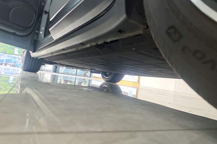 Used Leapmotor C11 2026 All-Electric 640 LiDAR Prestige Edition Left Side Sill
