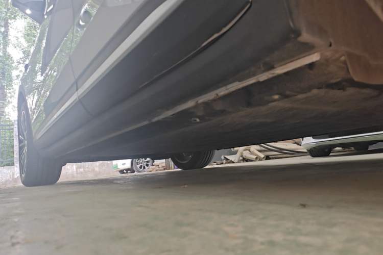 Used Leapmotor C11 2026 All-Electric 640 LiDAR Prestige Edition Left Side Sill