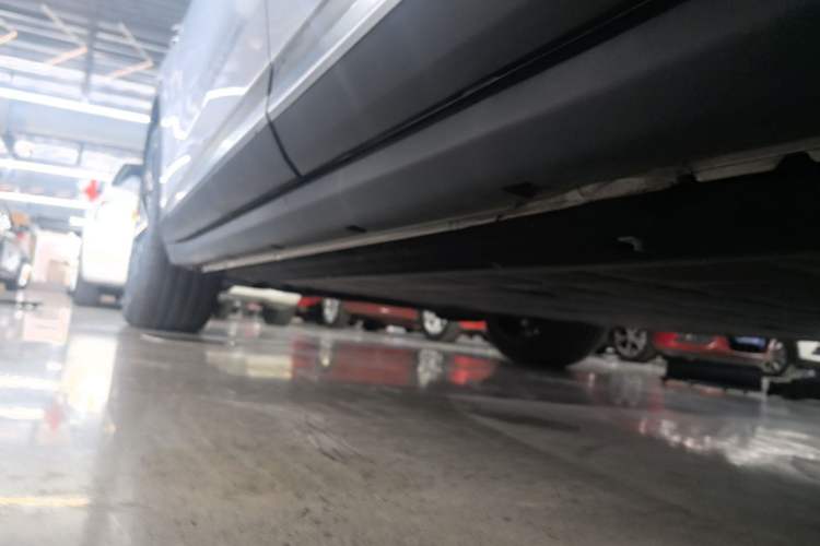 Used Leapmotor C11 2026 All-Electric 640 LiDAR Prestige Edition Left Side Sill