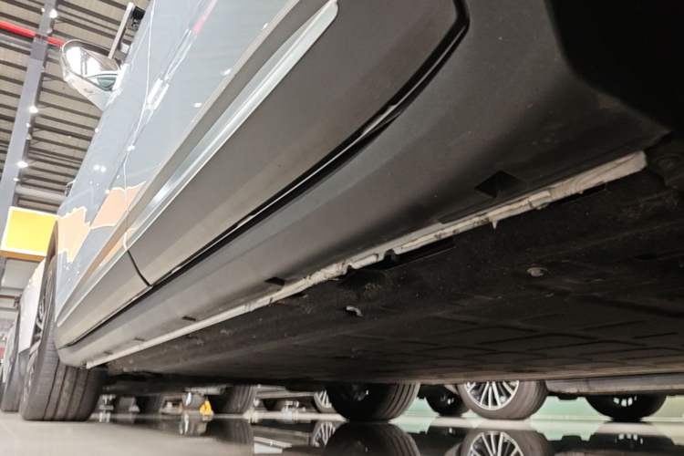 Used Leapmotor C11 2026 All-Electric 640 LiDAR Prestige Edition Left Side Sill