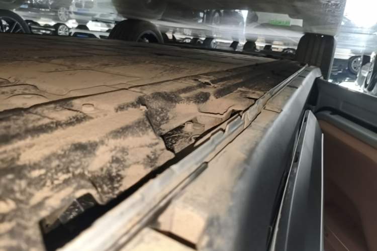 Used Leapmotor C11 2026 All-Electric 640 LiDAR Prestige Edition Left Side Sill