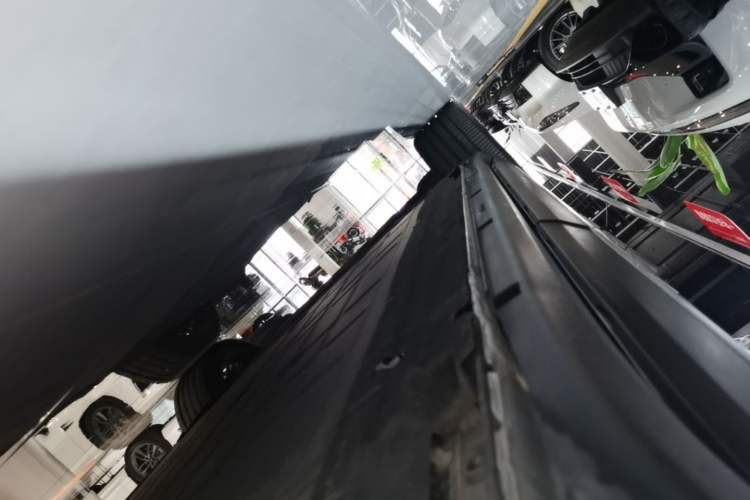 Used Leapmotor C11 2026 All-Electric 640 LiDAR Prestige Edition Left Side Sill