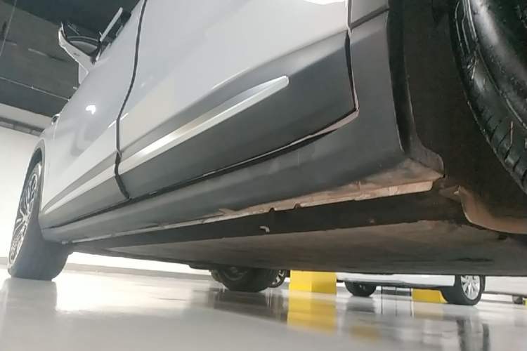 Used Leapmotor C11 2026 All-Electric 640 LiDAR Prestige Edition Left Side Sill