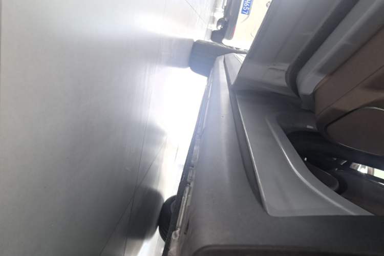 Used Leapmotor C11 2026 All-Electric 640 LiDAR Prestige Edition Left Side Sill