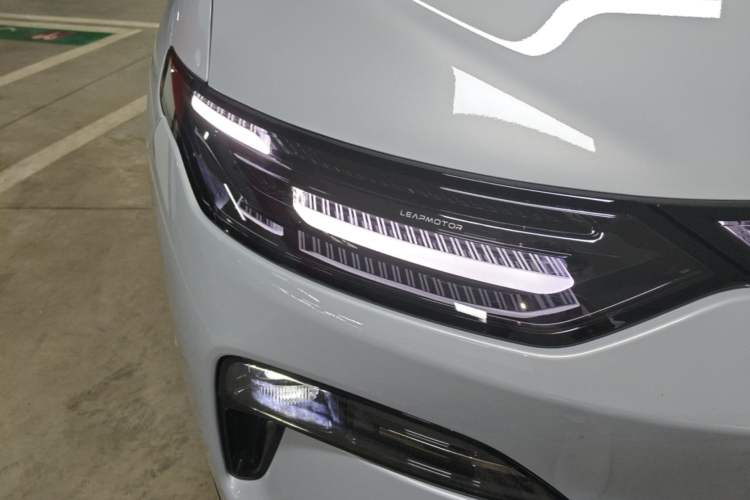 Used Leapmotor C11 2026 All-Electric 640 LiDAR Prestige Edition Right Front Headlight