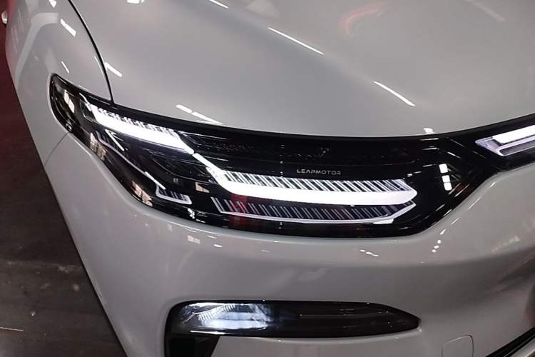 Used Leapmotor C11 2026 All-Electric 640 LiDAR Prestige Edition Right Front Headlight