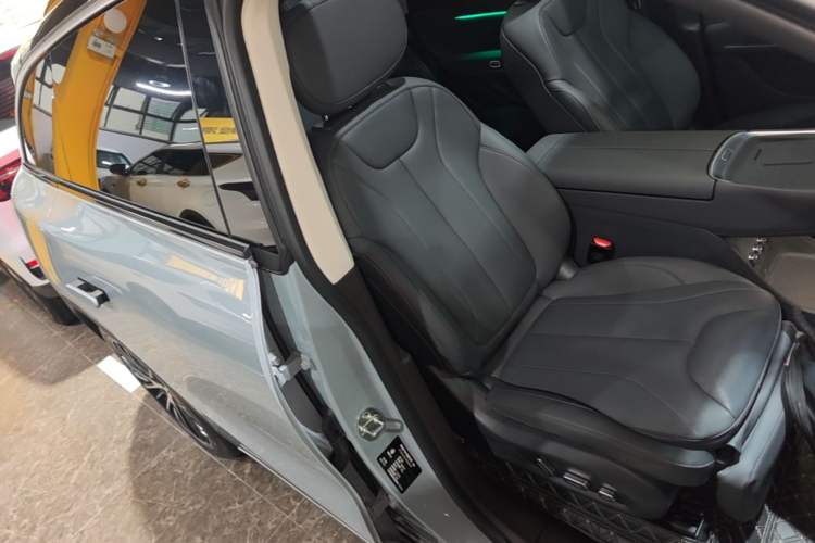Used Leapmotor C11 2026 All-Electric 640 LiDAR Prestige Edition Right Front Seat