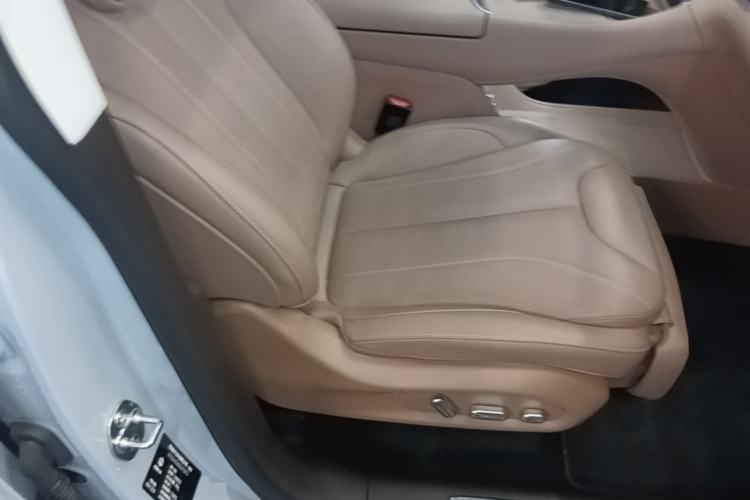 Used Leapmotor C11 2026 All-Electric 640 LiDAR Prestige Edition Right Front Seat