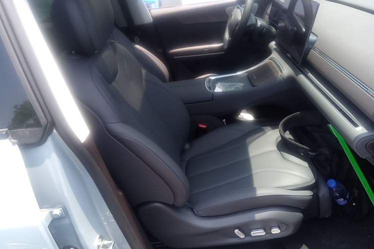 Used Leapmotor C11 2026 Range-Extended 300 LiDAR Prestige Edition Right Front Seat