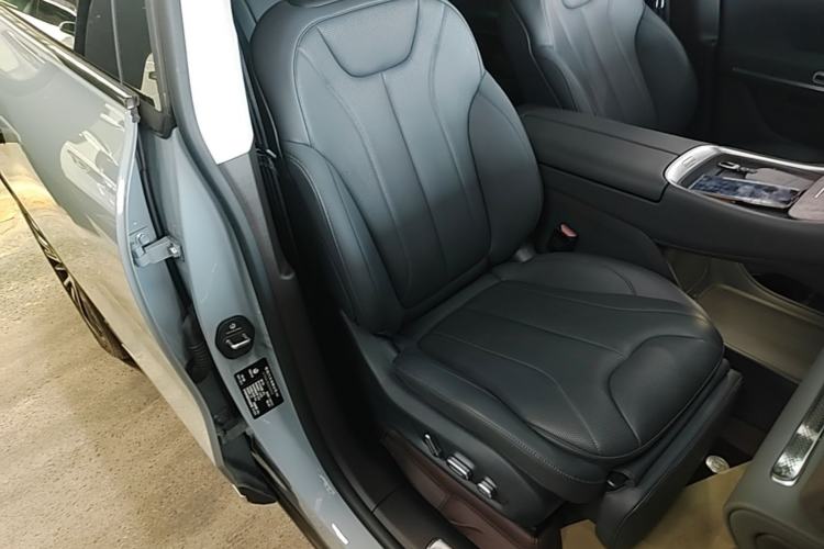 Used Leapmotor C11 2026 Range-Extended 300 LiDAR Prestige Edition Right Front Seat