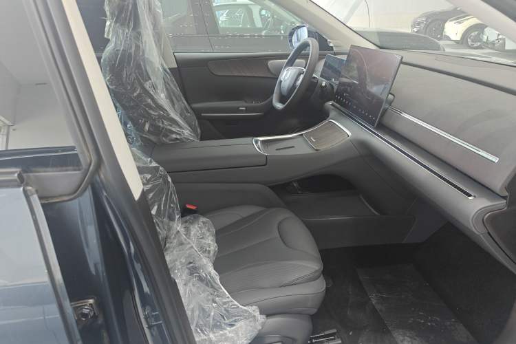 Used Leapmotor C11 2026 Range-Extended 300 LiDAR Edition Right Front Seat