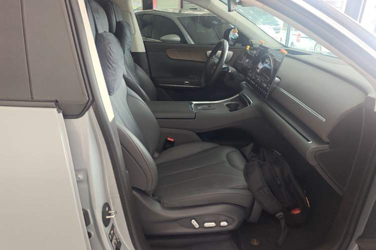 Used Leapmotor C11 2026 All-Electric 640 LiDAR Prestige Edition Right Front Seat