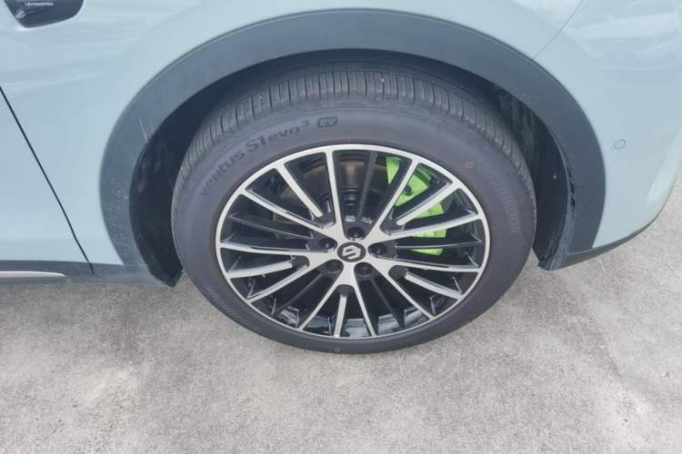 Used Leapmotor C11 2026 Range-Extended 300 LiDAR Prestige Edition Right Front Wheel Hub