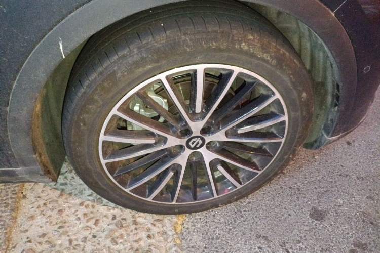 Used Leapmotor C11 2026 All-Electric 640 LiDAR Edition Right Front Wheel Hub