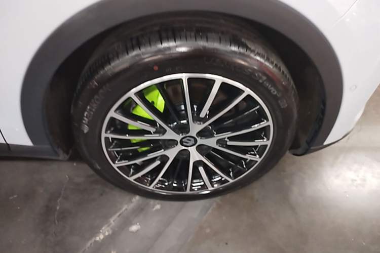 Used Leapmotor C11 2026 All-Electric 640 LiDAR Prestige Edition Right Front Wheel Hub
