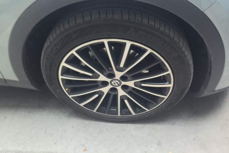 Used Leapmotor C11 2026 All-Electric 640 LiDAR Edition Right Front Wheel Hub