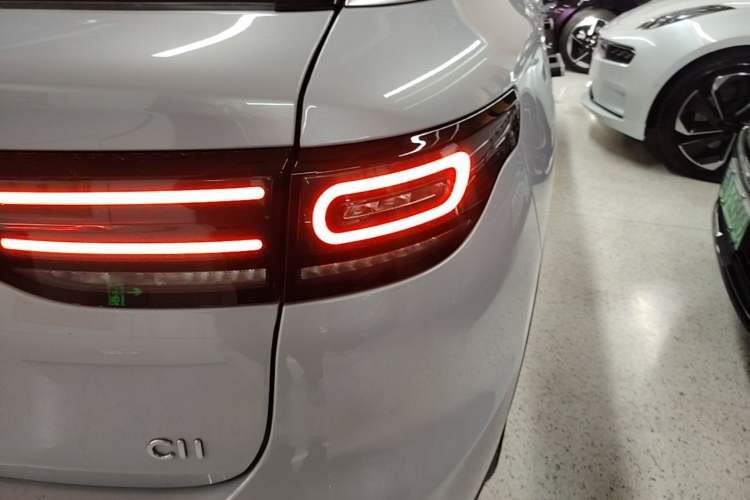 Used Leapmotor C11 2026 All-Electric 640 LiDAR Prestige Edition Right Rear Taillight