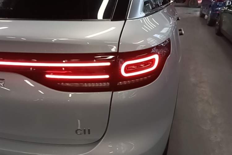 Used Leapmotor C11 2026 All-Electric 640 LiDAR Prestige Edition Right Rear Taillight