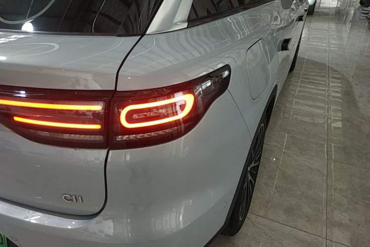 Used Leapmotor C11 2026 All-Electric 640 LiDAR Prestige Edition Right Rear Taillight