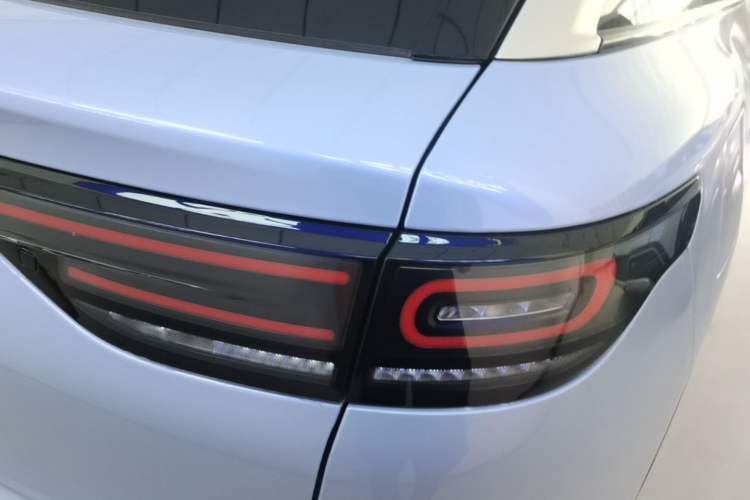 Used Leapmotor C11 2026 All-Electric 640 LiDAR Prestige Edition Right Rear Taillight
