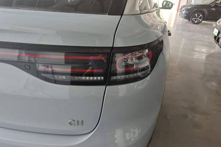 Used Leapmotor C11 2026 All-Electric 640 LiDAR Prestige Edition Right Rear Taillight