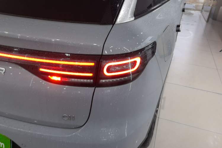 Used Leapmotor C11 2026 All-Electric 640 LiDAR Prestige Edition Right Rear Taillight