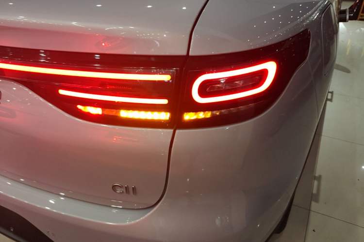 Used Leapmotor C11 2026 All-Electric 640 LiDAR Prestige Edition Right Rear Taillight