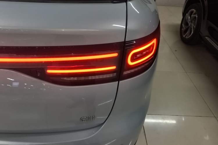 Used Leapmotor C11 2026 All-Electric 640 LiDAR Prestige Edition Right Rear Taillight