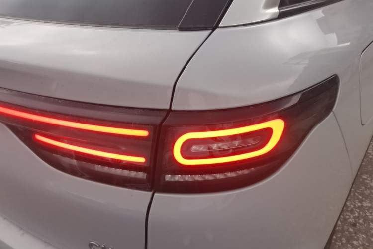 Used Leapmotor C11 2026 All-Electric 640 LiDAR Prestige Edition Right Rear Taillight